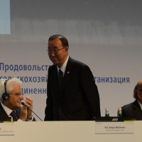 Foto Nicoloro G.   16/10/2015    Milano  In occasione della Giornata Mondiale dell' Alimentazione si e' svolto in Expo un incontro al quale hanno preso parte il Capo di Stato e il segretario generale delle Nazioni Unite. nella foto da sinistra Sergio Mattarella, Ban Ki-moon e Jose' G. Da Silva