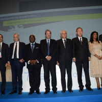 Foto Nicoloro G. 16/10/2015 Milano In occasione della Giornata Mondiale dell' Alimentazione si e' svolto in Expo un incontro al quale hanno preso parte il Capo di Stato e il segretario generale delle Nazioni Unite. nella foto Foto di gruppo con al centro il Presidente Sergio Mattarella e il segretario NU Ban Ki-moon.