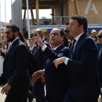 Foto Nicoloro G.  21/06/2015  Milano  Visita all\' Expo del presidente della Repubblica francese. nella foto il presidente Francois Hollande con il premier Matteo Renzi.