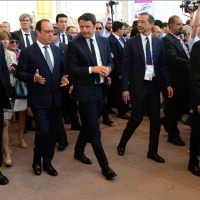 Foto Nicoloro G.  21/06/2015  Milano  Visita all' Expo del presidente della Repubblica francese. nella foto da sinistra il presidente Francois Hollande, il premier Matteo Renzi e il commissario unico di Expo 2015 Giuseppe Sala.