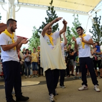 Foto Nicoloro G.  20/06/2015  Milano   Realizzata la pizza più lunga del mondo all' Expo 2015. nella foto i pizzaioli ringraziano dopo l' applauditissima esibizione.