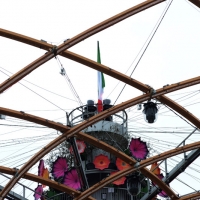 Foto Nicoloro G.   01/05 - 31/10/2015  Milano    Simbolo del Padiglione Italia l' Albero della Vita, alto 37 metri e fatto d legno e acciaio, è stato realizzato dal Consorzio "Orgoglio Brescia " sotto la direzione di Marco Balich supportato dallo studio Gioforma. L' opera è simbolo della vita e slancio verso il futuro, l' innovazione, la tecnologia.