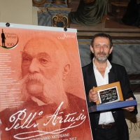 Foto Nicoloro G. 19/06/2011 Forlimpopoli (FC) Nell' ambito della quindicesima Festa Artusiana e del centenario artusiano serata di consegna del tradizionale " Premio Marietta ad honorem " al giornalista Michele Serra e alla gastronoma Paola Gho. nella foto Michele Serra