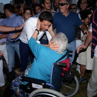 Foto Nicoloro G. 30/08/2013 Borgo Sisa ( Ravenna ) Festa del PD con l’ intervento del sindaco di Firenze Matteo Renzi. nella foto Matteo Renzi  e la folla di simpatizzanti  