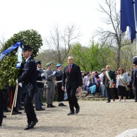 Foto Nicoloro G. 25/04/2013 Marzabotto ( Bologna ) Celebrazione della Festa della Liberazione in questo paese che durante la Seconda guerra mondiale subì una strage perpetrata dai nazisti. nella foto Il Presidente del Senato, Pietro Grasso rende omaggio ai caduti nella strage