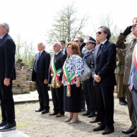 Foto Nicoloro G. 25/04/2013 Marzabotto ( Bologna ) Celebrazione della Festa della Liberazione in questo paese che durante la Seconda guerra mondiale subì una strage perpetrata dai nazisti. nella foto Il Presidente del Senato, Pietro Grasso rende omaggio ai caduti nella strage