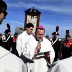 Foto Nicoloro G.   16/04/2023   Ravenna   Come e\' tradizione nella domenica in albis si e\' svolta la Festa della Madonna Greca, con una processione che parte dal canale Candiano e termina nella basilica di Santa Maria in Porto. nella foto l\' arcivescovo Lorenzo Ghizzoni officia tutta la cerimoinia.