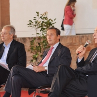 Foto Nicoloro G. 15/06/2012 Bagnacavallo (RA) Nell’ ambito della manifestazione ” Festa della Politica “, che si svolge a Bagnacavallo dal 14 al 17 giugno, si e’ tenuto un incontro-dibattito dal titolo ” Leo Longanesi: fascista e antifascista, borghese e rivoluzionario “. Intorno alla figura del giornalista, disegnatore, editore, che a Bagnacavallo era nato nel 1905, hanno discusso il presidente della Camera Gianfranco Fini, l’ onorevole Walter Veltroni e il presidente di RCS libri Paolo Mieli. nella foto Walter Veltroni – Gianfranco Fini – Paolo Mieli