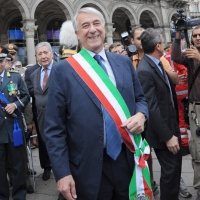 Foto Nicoloro G. 02/06/2011 Milano Celebrazione della Festa della Repubblica in piazza Duomo alla presenza delle piu' alte cariche dell' amministrazione e delle Forze Armate. nella foto Giuliano Pisapia