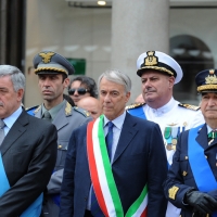 Foto Nicoloro G. 02/06/2011 Milano Celebrazione della Festa della Repubblica in piazza Duomo alla presenza delle piu' alte cariche dell' amministrazione e delle Forze Armate. nella foto Guido Podesta' – Giuliano Pisapia – Nello Barale