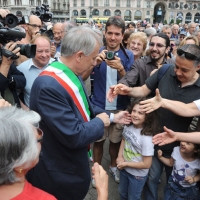 Foto Nicoloro G. 02/06/2011 Milano Celebrazione della Festa della Repubblica in piazza Duomo alla presenza delle piu' alte cariche dell' amministrazione e delle Forze Armate. nella foto Giuliano Pisapia tra la folla