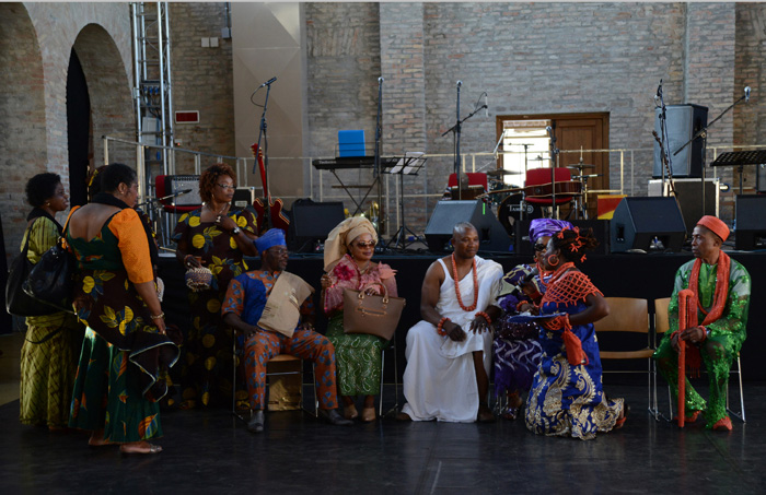Foto Nicoloro G.  08/06/2014   Ravenna    Terza ed ultima giornata dell' ottava edizione del       " Festival delle Culture " che quest' anno affronta le tematiche della partecipazione, della convivenza e dell' incontro, per un arricchimento collettivo. nella foto un gruppo di appartenenti alla Comunità  EDO mette in scena un matrimonio della loro tradizione.