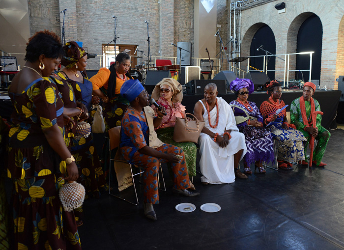 Foto Nicoloro G.  08/06/2014   Ravenna    Terza ed ultima giornata dell' ottava edizione del       " Festival delle Culture " che quest' anno affronta le tematiche della partecipazione, della convivenza e dell' incontro, per un arricchimento collettivo. nella foto un gruppo di appartenenti alla Comunità  EDO mette in scena un matrimonio della loro tradizione.