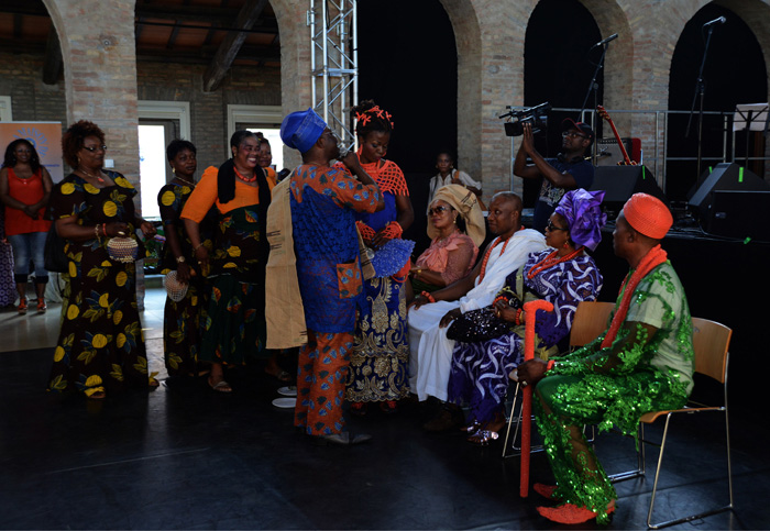 Foto Nicoloro G.  08/06/2014   Ravenna    Terza ed ultima giornata dell' ottava edizione del       " Festival delle Culture " che quest' anno affronta le tematiche della partecipazione, della convivenza e dell' incontro, per un arricchimento collettivo. nella foto durante la cerimonia di matrimonio.