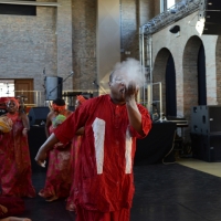 Foto Nicoloro G.  08/06/2014   Ravenna    Terza ed ultima giornata dell\' ottava edizione del       \" Festival delle Culture \" che quest\' anno affronta le tematiche della partecipazione, della convivenza e dell\' incontro, per un arricchimento collettivo. nella foto un gruppo di donne nigeriane interculturali insieme ad uno stregone presentano danze rituali e tribali tradizionali.