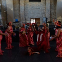 Foto Nicoloro G.  08/06/2014   Ravenna    Terza ed ultima giornata dell' ottava edizione del       " Festival delle Culture " che quest' anno affronta le tematiche della partecipazione, della convivenza e dell' incontro, per un arricchimento collettivo. nella foto un gruppo di donne nigeriane interculturali presentano danze rituali e tribali tradizionali.