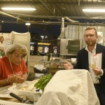 Foto Nicoloro G.   08/09/2023   Ravenna   Festa Nazionale dell' Unita'.  nella foto Peppe Provenzano saluta i volontari nelle cucine della Festa tra strette di mano e assaggio di pietanze.