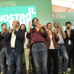 Foto Nicoloro G.   10/09/2023   Ravenna   Con l\' intervento della segretaria nazionale del PD si chiude ufficialmente la  Festa Nazionale dell\' Unita\'.  nella foto sul palco a cantare        \'\' Bella ciao \'\'