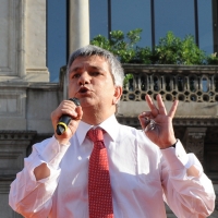 Foto Nicoloro G. 30/05/2011 Milano Festa in piazza Duomo, colorata di arancione, per l’ elezione a sindaco di Giuliano Pisapia. Una piazza Duomo gremita all’ inverosimile che ha visto