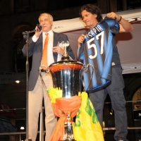 Foto Nicoloro G. 30/05/2011 Milano Festa in piazza Duomo, colorata di arancione, per l’ elezione a sindaco di Giuliano Pisapia. Una piazza Duomo gremita all’ inverosimile che ha visto avvicendarsi sul palco numerosi artisti e politici. nella foto Giuliano Pisapia