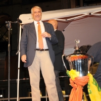 Foto Nicoloro G. 30/05/2011 Milano Festa in piazza Duomo, colorata di arancione, per l’ elezione a sindaco di Giuliano Pisapia. Una piazza Duomo gremita all’ inverosimile che ha visto avvicendarsi sul palco numerosi artisti e politici. nella foto Giuliano Pisapia