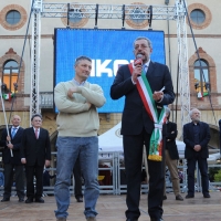 Foto Nicoloro G. 13/04/2011 Ravenna Festeggiamenti in piazza a Ravenna per la locale squadra di volley \" Marcegaglia CMC \" promossa in A1. nella foto Luca Casadio – Fabrizio Matteucci