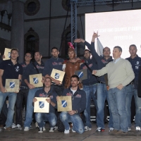 Foto Nicoloro G. 13/04/2011 Ravenna Festeggiamenti in piazza a Ravenna per la locale squadra di volley " Marcegaglia CMC " promossa in A1. nella foto Atleti e dirigenti in festa
