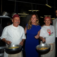 Foto Nicoloro G.  01//09/2014   Ravenna    Festa Provinciale de L' Unità. nella foto il ministro Maria Elena Boschi, dopo l' intervista, visita gli stand gastronomici della Festa.