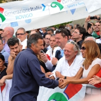 Foto Nicoloro G.  04/09/2010  Mirabello (Ferrara)  Nell'ambito della 29ª edizione della Festa tricolore di Mirabello dal titolo "Con Fini. Futuro e Libertà per l'Italia" (in programma dal 31 agosto al 5 settembre 2010). nella foto Luca Barbareschi con la folla dei simpatizzanti