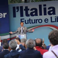 Foto Nicoloro G.  04/09/2010  Mirabello (Ferrara)  Nell'ambito della 29ª edizione della Festa tricolore di Mirabello dal titolo "Con Fini. Futuro e Libertà per l'Italia" (in programma dal 31 agosto al 5 settembre 2010). nella foto Gianfranco Fini applaudito prima del suo intervento