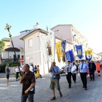 Foto Nicoloro G.   Cervia (RA)   13/06/2022   Festeggiamenti in onore di Sant' Antonio, protettore dei marinai e dei salinari, con corteo che raggiungera' il porto da dove la statua del Santo verra' imbarcata e portata in mare aperto per la tradizionale benedizione e lancio in mare di una corona . nella foto un momento della processione.