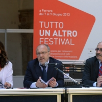 Foto Nicoloro G. 07/06/2013 Ferrara Al via la prima edizione di " Ferrara Altroconsumo Festival " organizzata dall' associazione senza scopo di lucro Altroconsumo. Tre giorni di dibattiti ed incontri per informare e tutelare i consumatori. nella foto Rosanna Massarenti –  Tiziano Tagliani – Paolo Martinello