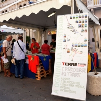 Foto Nicoloro G. 28/09/2013 Rimini Quinta edizione del Festival Francescano dedicato al tema del ” cammino ” affrontato nelle sue connotazioni più vicine al francescanesimo e cioè l’ ospitalità, l’ itineranza, il pellegrinaggio. nella foto Uno stand  