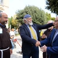 Foto Nicoloro G. 28/09/2013 Rimini Quinta edizione del Festival Francescano dedicato al tema del ” cammino ” affrontato nelle sue connotazioni più vicine al francescanesimo e cioè l’ ospitalità, l’ itineranza, il pellegrinaggio. nella foto Dino Dozzi - Moni Ovadia – Andrea Bartali