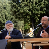 Foto Nicoloro G. 28/09/2013 Rimini Quinta edizione del Festival Francescano dedicato al tema del ” cammino ” affrontato nelle sue connotazioni più vicine al francescanesimo e cioè l’ ospitalità, l’ itineranza, il pellegrinaggio. nella foto Moni Ovadia – Dino Dozzi  