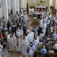 Foto Nicoloro G. 30/07/2013 Ravenna Si è spento a 99 anni il cardinale Ersilio Tonini. I funerali si sono svolti nella Cattedrale di Ravenna, gremita di cittadini, alla presenza di autorità civili ed ecclesiastiche. nella foto La celebrazione della S. Messa nella Chiesa dell'Ospizio di Santa Teresa, ultima dimora del cardinale