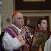 Foto Nicoloro G. 30/07/2013 Ravenna Si è spento a 99 anni il cardinale Ersilio Tonini. I funerali si sono svolti nella Cattedrale di Ravenna, gremita di cittadini, alla presenza di autorità civili ed ecclesiastiche. nella foto Il Cardinale Dionigi Tettamanzi durante la celebrazione liturgica 