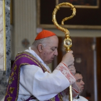 Foto Nicoloro G. 30/07/2013 Ravenna Si è spento a 99 anni il cardinale Ersilio Tonini. I funerali si sono svolti nella Cattedrale di Ravenna, gremita di cittadini, alla presenza di autorità civili ed ecclesiastiche. nella foto Il Cardinale Dionigi Tettamanzi durante la celebrazione liturgica 
