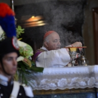 Foto Nicoloro G. 30/07/2013 Ravenna Si è spento a 99 anni il cardinale Ersilio Tonini. I funerali si sono svolti nella Cattedrale di Ravenna, gremita di cittadini, alla presenza di autorità civili ed ecclesiastiche. nella foto Il Cardinale Dionigi Tettamanzi durante la celebrazione liturgica 