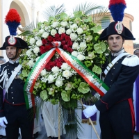 Foto Nicoloro G. 30/07/2013 Ravenna Si è spento a 99 anni il cardinale Ersilio Tonini. I funerali si sono svolti nella Cattedrale di Ravenna, gremita di cittadini, alla presenza di autorità civili ed ecclesiastiche. nella foto La corona del Presidente della Repubblica