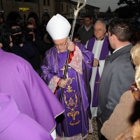 Foto Nicoloro G. 02/01/2012 lllasi ( Verona ) Si sono svolti nella parrocchia di San Giorgio di Illasi, paese dove e' nato 91 anni fa, i funerali di don Luigi Verze'.  nella foto Giuseppe Zenti