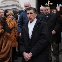 Foto Nicoloro G. 02/01/2012 lllasi ( Verona ) Si sono svolti nella parrocchia di San Giorgio di Illasi, paese dove e' nato 91 anni fa, i funerali di don Luigi Verze'.  nella foto Enrico Pianetta