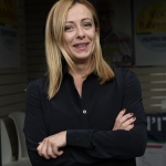 Foto Nicoloro G.   26/09/2021   Ravenna    Breve presenza in citta' della leader di Fratelli d' Italia a sostegno del candidato sindaco della lista civica Viva Ravenna sostenuto da Lega e Fratelli d' Italia. nella foto la leader di FdI Giorgia Meloni che sostiene insieme alla Lega il candidato sindaco della lista civica Viva Ravenna.