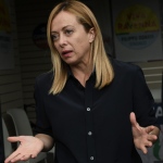 Foto Nicoloro G.   26/09/2021   Ravenna    Breve presenza in citta' della leader di Fratelli d' Italia a sostegno del candidato sindaco della lista civica Viva Ravenna sostenuto da Lega e Fratelli d' Italia. nella foto la leader di FdI Giorgia Meloni che sostiene insieme alla Lega il candidato sindaco della lista civica Viva Ravenna.