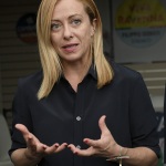 Foto Nicoloro G.   26/09/2021   Ravenna    Breve presenza in citta' della leader di Fratelli d' Italia a sostegno del candidato sindaco della lista civica Viva Ravenna sostenuto da Lega e Fratelli d' Italia. nella foto la leader di FdI Giorgia Meloni che sostiene insieme alla Lega il candidato sindaco della lista civica Viva Ravenna.