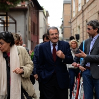 Foto Nicoloro G.  03/05/2014   Rimini      Seconda delle tre " Giornate del Lavoro " organizzate dalla CGIL, tra incontri, concerti, dibattiti, idee. nella foto Romano Prodi, che ha tenuto una " lectio magistralis " sulle politiche sbagliate, con il sindaco di Rimini Andrea Gnassi e la moglie Flavia.
