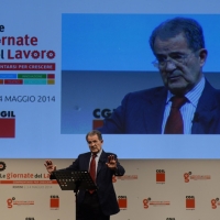 Foto Nicoloro G.  03/05/2014   Rimini      Seconda delle tre " Giornate del Lavoro " organizzate dalla CGIL, tra incontri, concerti, dibattiti, idee. nella foto Romano Prodi che ha tenuto una " lectio magistralis " sulle politiche sbagliate.
