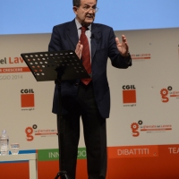 Foto Nicoloro G.  03/05/2014   Rimini      Seconda delle tre " Giornate del Lavoro " organizzate dalla CGIL, tra incontri, concerti, dibattiti, idee. nella foto Romano Prodi che ha tenuto una " lectio magistralis " sulle politiche sbagliate.