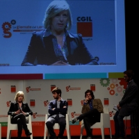 Foto Nicoloro G.  04/05/2014   Rimini     Ultima delle tre " Giornate del Lavoro " organizzate dalla CGIL, tra incontri, concerti, dibattiti, idee. nella foto il ministro Stefania Giannini che ha incontrato gli studenti e risposto alle loro domande sul tema " Conoscere oggi per contare domani ".