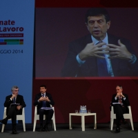 Foto Nicoloro G.  04/05/2014   Rimini     Ultima delle tre " Giornate del Lavoro " organizzate dalla CGIL, tra incontri, concerti, dibattiti, idee. nella foto il ministro Maurizio Lupi che ha partecipato all' incontro sul tema " Unire, integrare, connettere ".